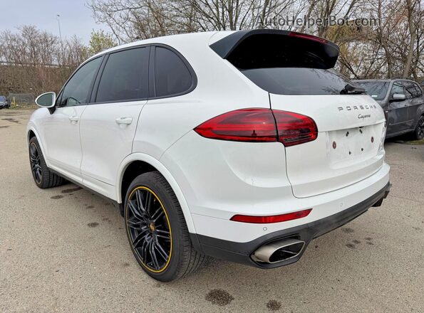 WP1AA2A21JKA02261 2018 PORSCHE CAYENNE Белый Передняя правая четверть