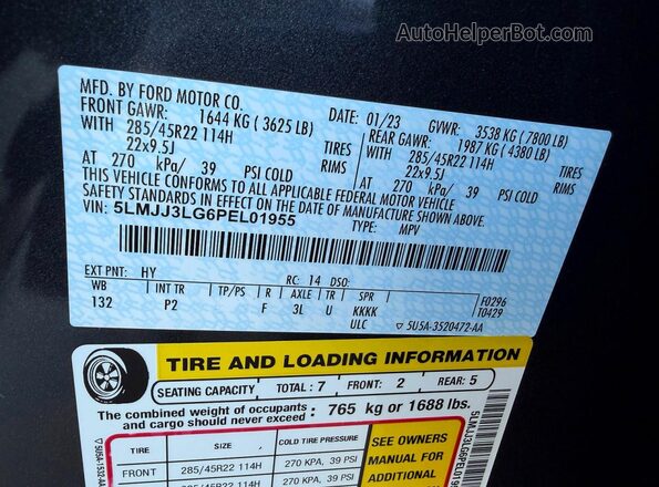 5LMJJ3LG6PEL01955 2023 LINCOLN NAVIGATOR Gray Widok wnętrza z tyłu