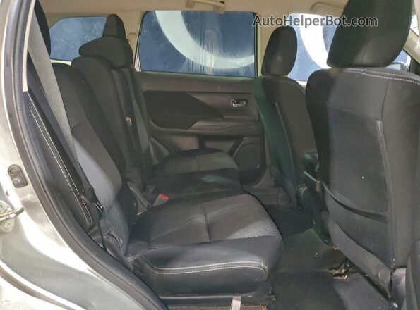 JA4AD2A3XJZ052000 2018 MITSUBISHI OUTLANDER Silver Vista del compartimento del motor