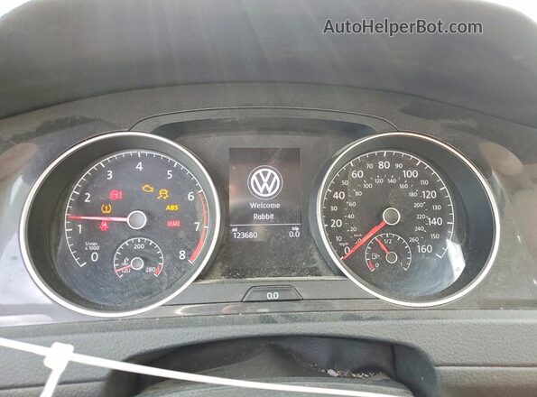 3VWH17AU3JM759439 2018 VOLKSWAGEN GOLF Черный Вид щитка приборов