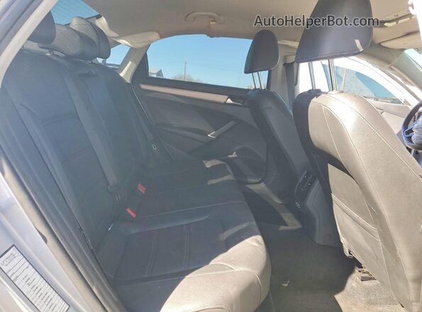1VWSA7A30MC002808 2021 VOLKSWAGEN PASSAT Серебряный Вид задней части салона