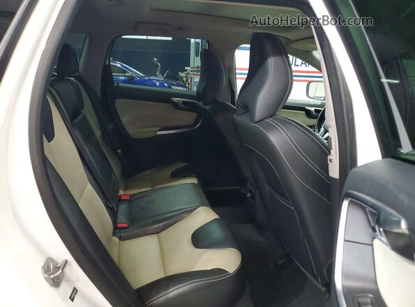 YV449MRR1H2122654 2017 VOLVO XC60 Белый Вид подкапотного пространства