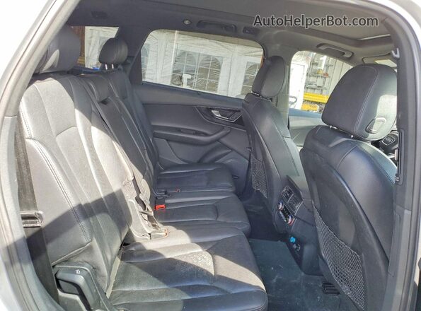 WA1LAAF75JD052555 2018 AUDI Q7 Silver Rear interior view