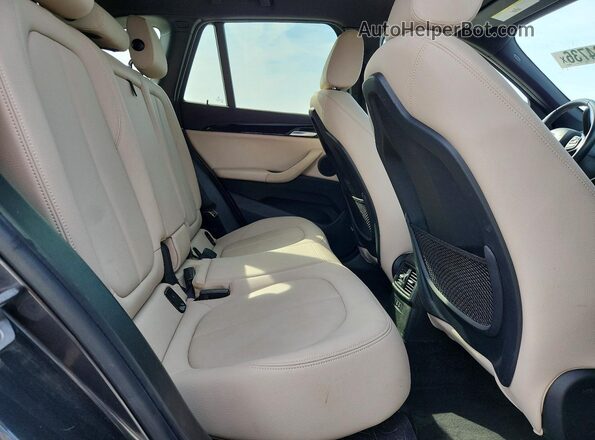WBXJG9C02M5T03406 2021 BMW X1 Серый Вид подкапотного пространства