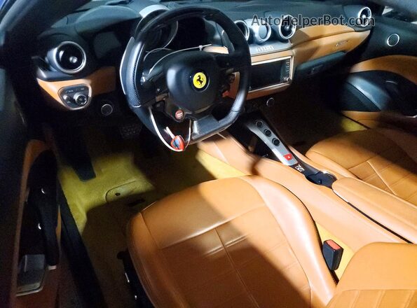 ZFF77XJA4H0226114 2017 FERRARI CALIFORNIA Blue Vista del salpicadero