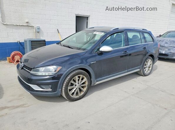 3VWH17AU3JM759439 2018 VOLKSWAGEN GOLF Черный Передняя левая четверть