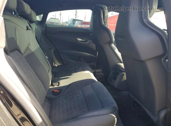 WAUCJBFW1N7004555 2022 AUDI E-TRON Black Widok wnętrza z tyłu