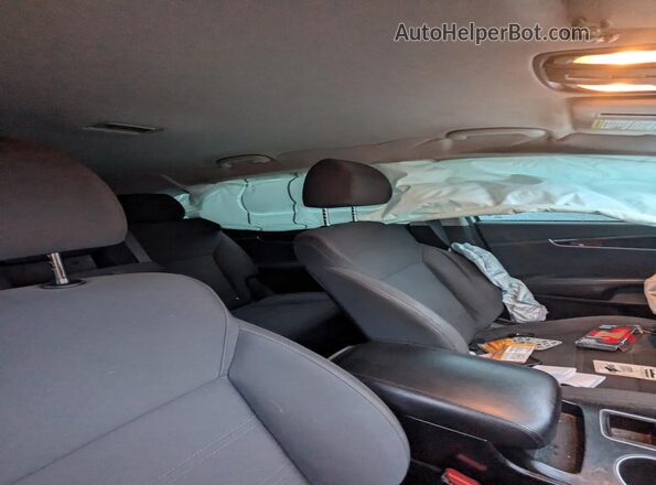 5XYPGDA55KG433404 2019 KIA SORENTO White Widok wnętrza z tyłu