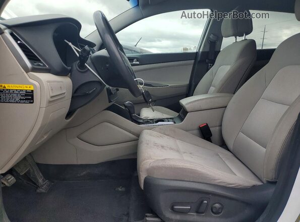 KM8J3CA46JU768005 2018 HYUNDAI TUCSON Белый Вид панели приборов