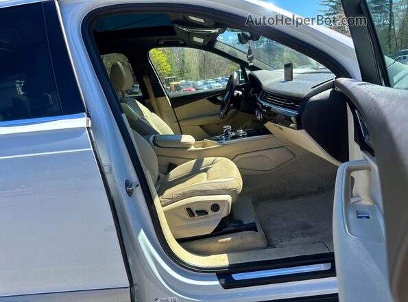 WA1VAAF78HD035509 2017 AUDI Q7 Белый Вид щитка приборов