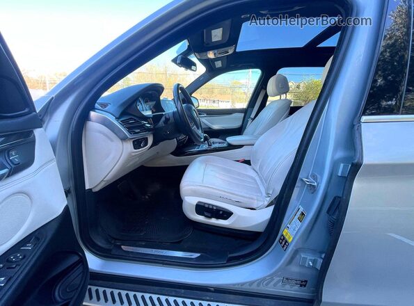 5UXKR0C57H0V66589 2017 BMW X5 Серебряный Вид подкапотного пространства