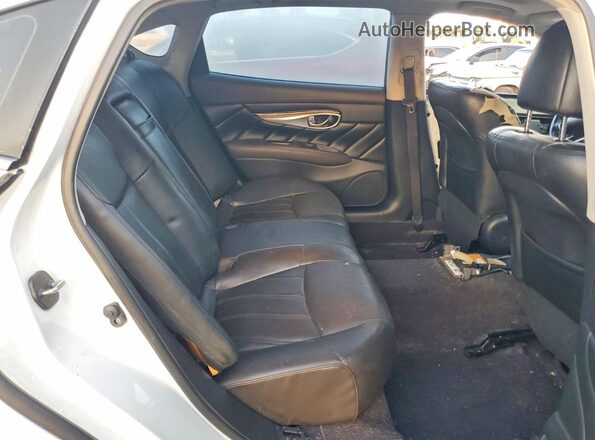 JN1BY1PP3GM630076 2016 INFINITI Q70L Белый Вид задней части салона