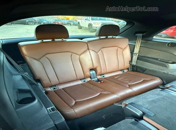 WA1LAAF72HD016784 2017 AUDI Q7 Белый Вид салона спереди
