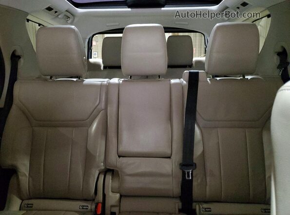 SALRR2RV1JA062003 2018 LAND ROVER DISCOVERY White Widok wnętrza z tyłu