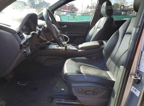 WA1LAAF75JD052555 2018 AUDI Q7 Silver Dashboard view