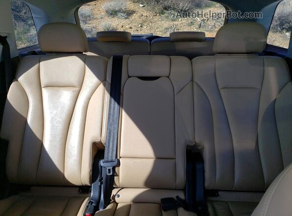 WA1LXAF71LD003077 2020 AUDI Q7 White Вид задньої частини салону