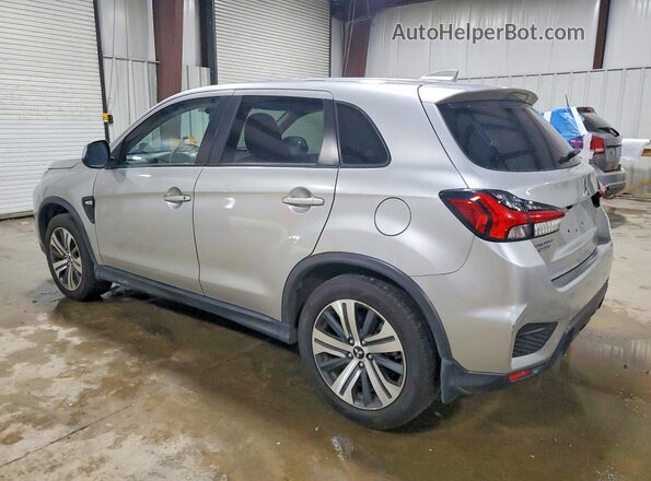 JA4APUAU3NU003137 2022 MITSUBISHI OUTLANDER Серебряный Задняя правая четверть