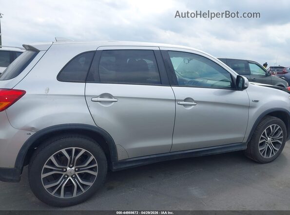 JA4AP3AW6JU013151 2018 MITSUBISHI OUTLANDER SPORT Серебряный Вид задней части салона