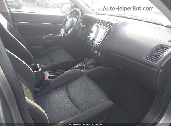 JA4AR3AU7LU021979 2020 MITSUBISHI OUTLANDER SPORT Серебряный Вид салона спереди
