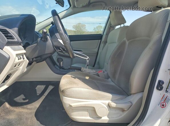 JF1GPAP69G8321496 2016 SUBARU IMPREZA White Widok wnętrza z przodu
