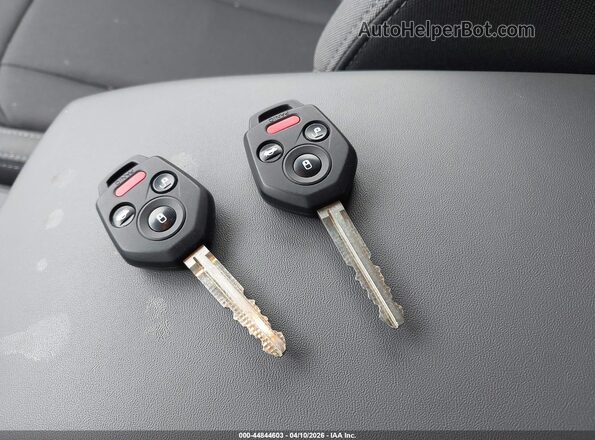 JF1GUABC4S8323039 2025 SUBARU IMPREZA Красный Вид панели приборов