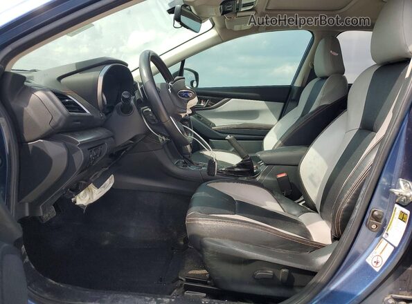 JF2GTALC8JH332435 2018 SUBARU CROSSTREK Синий Вид салона спереди