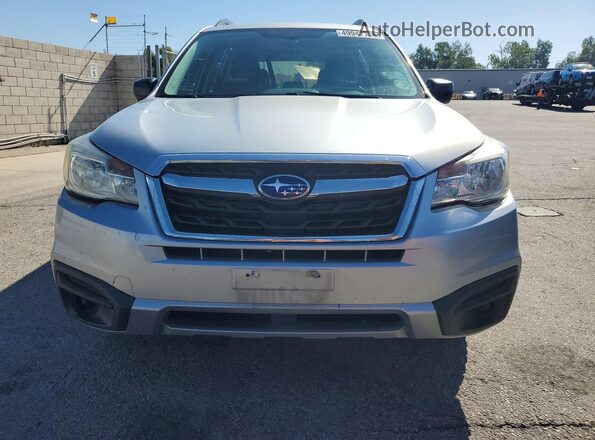 JF2SJABC5HH447408 2017 SUBARU FORESTER Серебряный Вид спереди