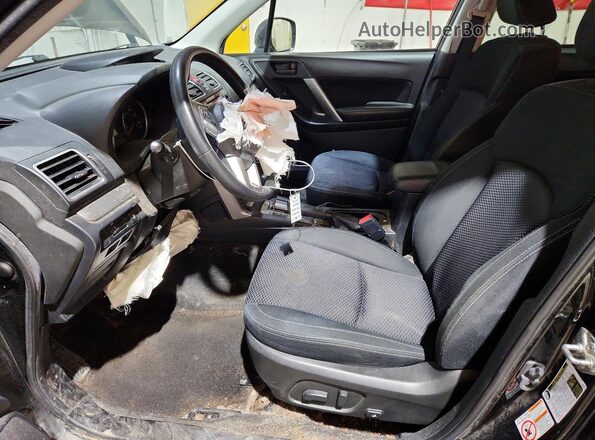 JF2SJAEC6HH523696 2017 SUBARU FORESTER 2.5 Black Вид салону спереду