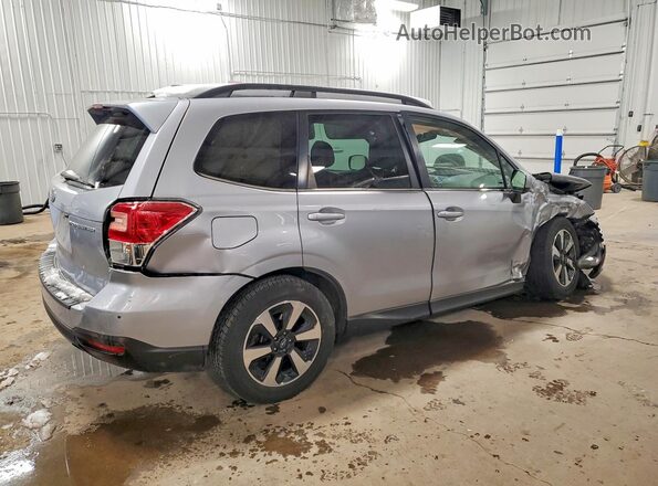 JF2SJAJC3JH532920 2018 SUBARU FORESTER 2.5 Серебряный Задняя правая четверть