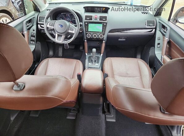 JF2SJAWC1JH464965 2018 SUBARU FORESTER 2.5I TO Белый Вид панели приборов