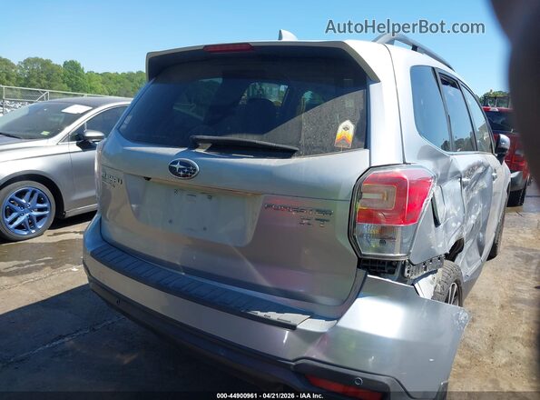 JF2SJGWC6HH503126 2017 SUBARU FORESTER2. Silver 