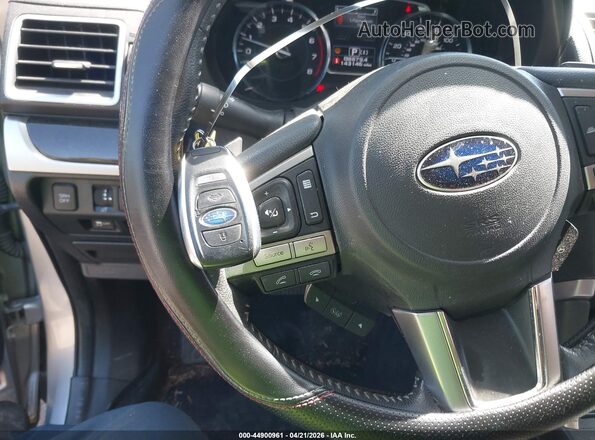 JF2SJGWC6HH503126 2017 SUBARU FORESTER2. Silver Vista del salpicadero