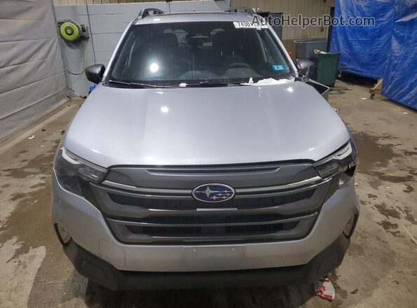 JF2SLDDC2SH481306 2025 SUBARU FORESTER Серебряный Вид спереди