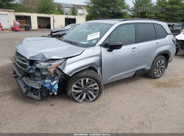 JF2SLSTD8SH435395 2025 SUBARU FORESTER Silver Vista tres cuartos delantera izquierda