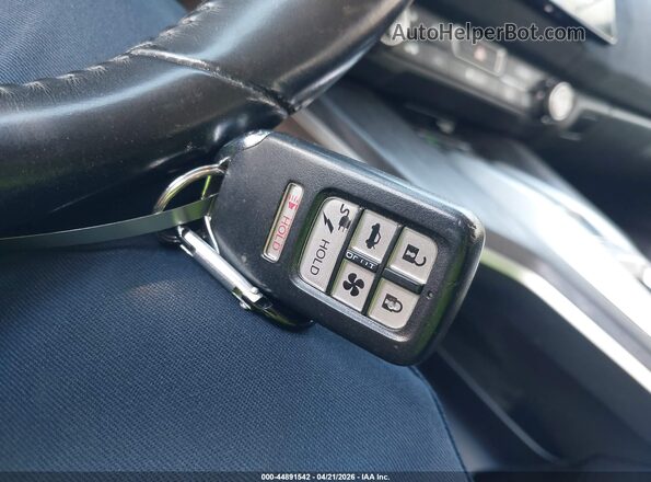 JHMZC5F37JC021875 2018 HONDA CLARITY PLUG-IN HYBRID Серебряный Вид панели приборов