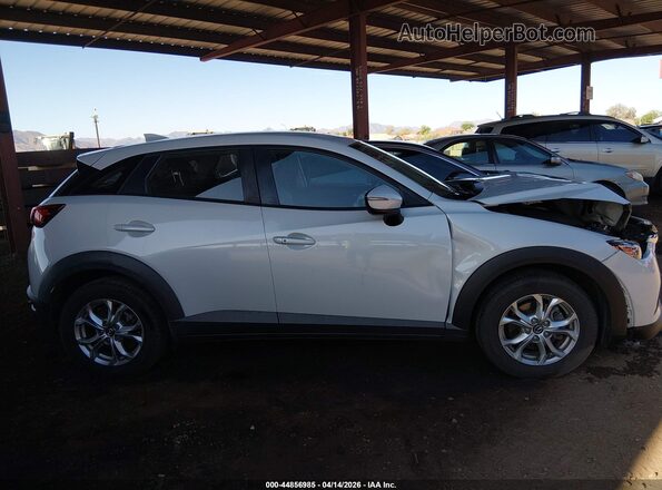 JM1DKFC73G0127844 2016 MAZDA CX-3 Silver Widok wnętrza z tyłu