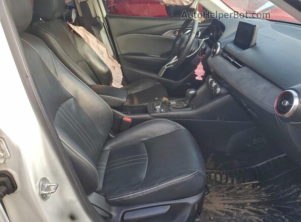 JM1DKFD71K0448546 2019 MAZDA CX-3 Белый Вид салона спереди