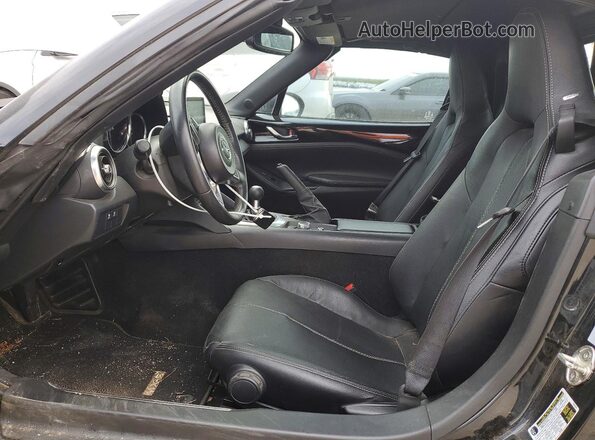 JM1NDAM78P0556624 2023 MAZDA MX-5 Черный Вид салона спереди