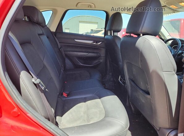 JM3KFACM2J1463563 2018 MAZDA CX-5 Red Widok tylnych siedzeń