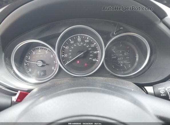 JM3KFBCL2H0151773 2017 MAZDA CX-5 Red Widok tylnych siedzeń
