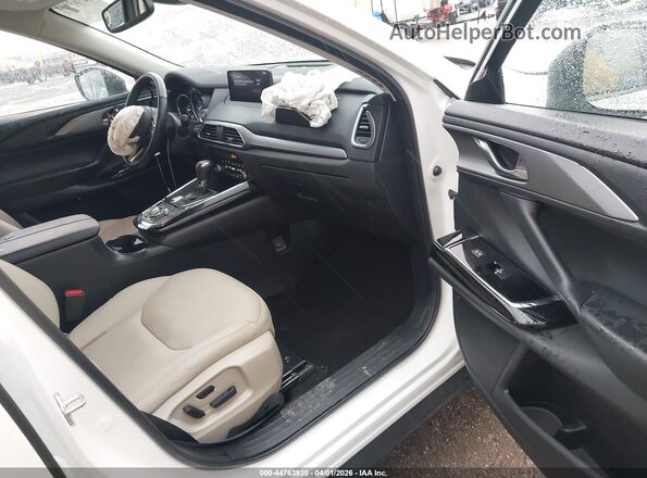 JM3TCBCYXP0651641 2023 MAZDA CX-9 Белый Вид салона спереди