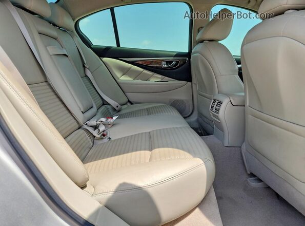 JN1EV7AP0HM735919 2017 INFINITI Q50 Silver Вид задніх сидінь