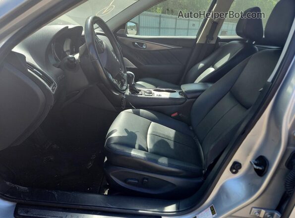 JN1EV7APXHM736124 2017 INFINITI Q50 Серебряный Вид салона спереди