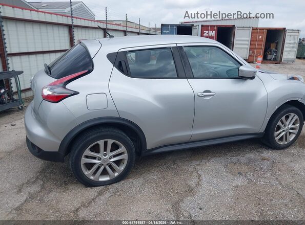 JN8AF5MR0HT702133 2017 NISSAN JUKE Silver Vista interior trasera