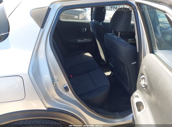 JN8AF5MR0HT702133 2017 NISSAN JUKE Silver Vista de la etiqueta del VIN