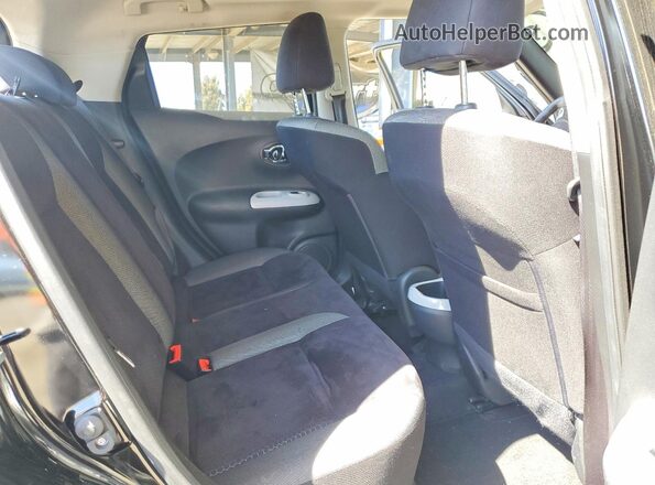 JN8AF5MR6HT702606 2017 NISSAN JUKE Black Widok tylnych siedzeń
