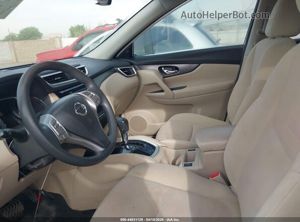 JN8AT2MT4GW005189 2016 NISSAN ROGUE Белый Вид салона спереди