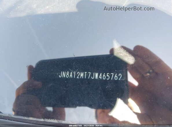 JN8AT2MT7JW465762 2018 NISSAN ROGUE White Widok komory silnika