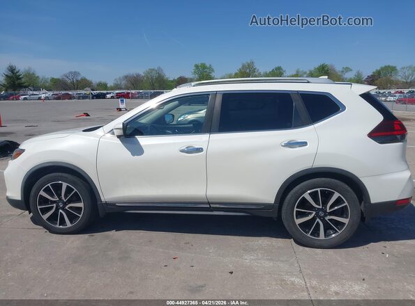 JN8AT2MT7JW465762 2018 NISSAN ROGUE White Widok wnętrza 360 stopni