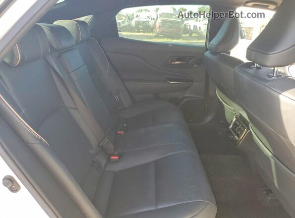JTDAFAAF7R3008930 2024 TOYOTA CROWN White Vista de los asientos traseros